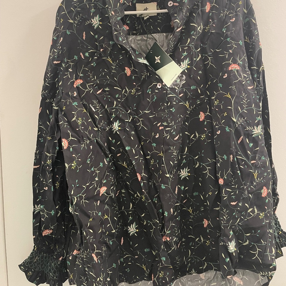 Tuckernuck Teagan Popover Top in Floral Print